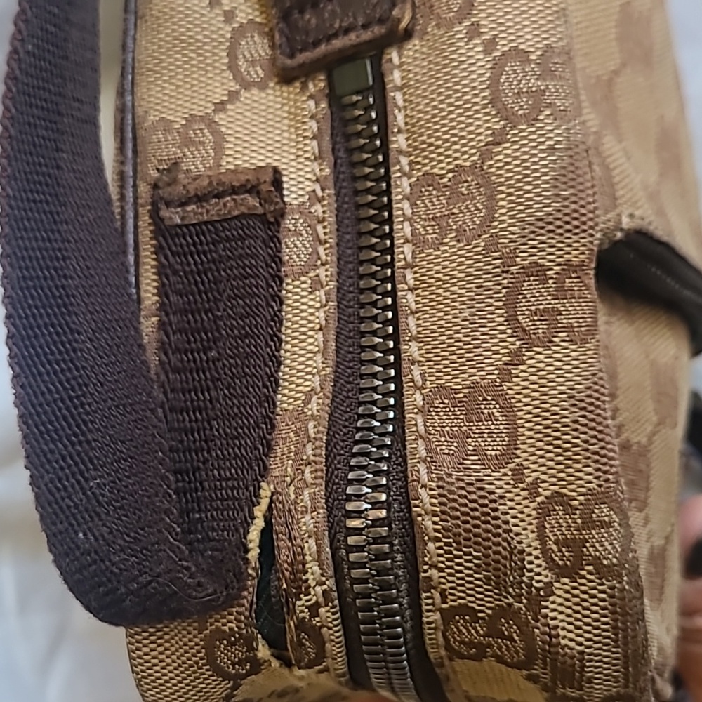 Gucci Crossbody - Picture 5 of 14